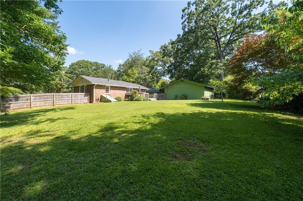 3 bedroom, 1 bathroom, 1,008 sq ft single family residence for sale at 835 Alberson Court, Decatur, GA 30033 — photo 9