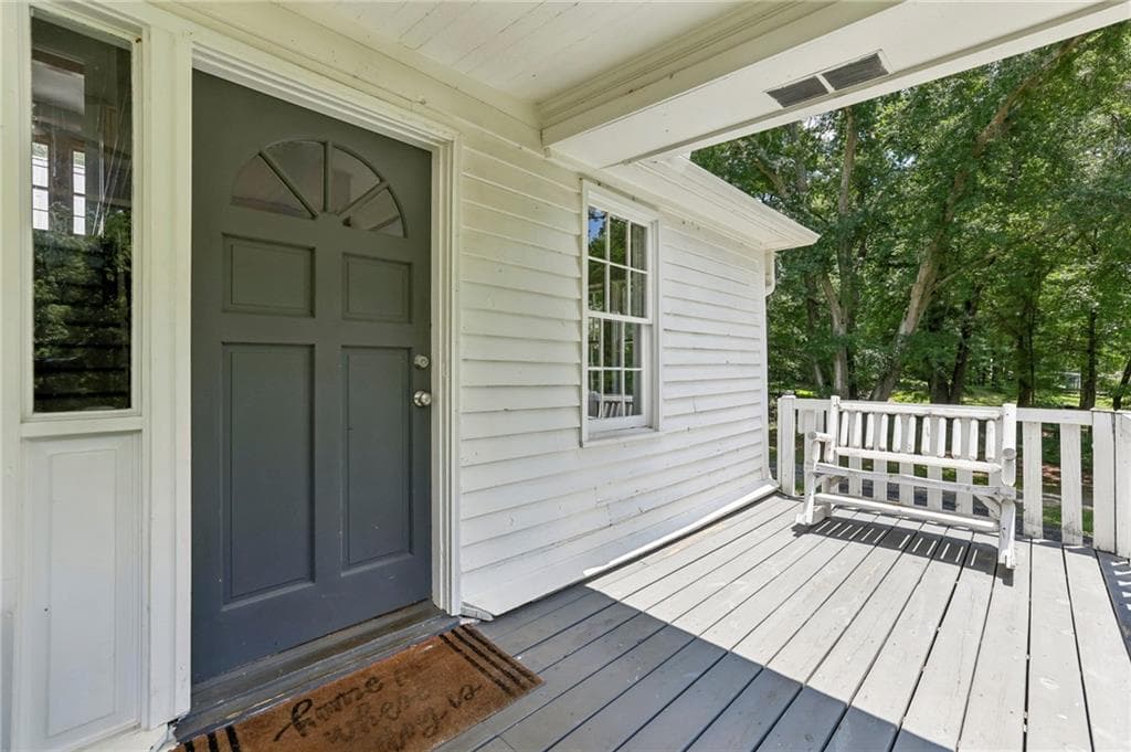 3 bedroom, 3 bathroom, 2,421 sq ft single family residence under contract at 363 Burns Lane, Canton, GA 30115 — photo 4
