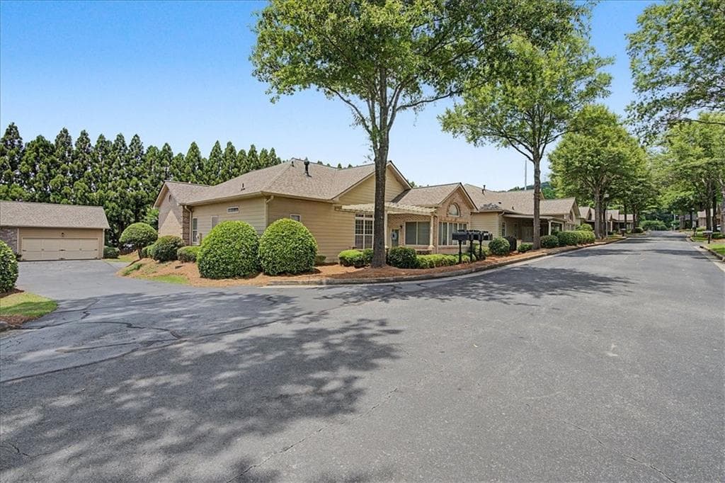 3 bedroom, 2 bathroom, 1,923 sq ft condominium for sale at 526 Mount Park Drive, Powder Springs, GA 30127 — photo 4