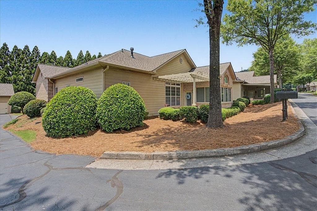 3 bedroom, 2 bathroom, 1,923 sq ft condominium for sale at 526 Mount Park Drive, Powder Springs, GA 30127 — photo 6