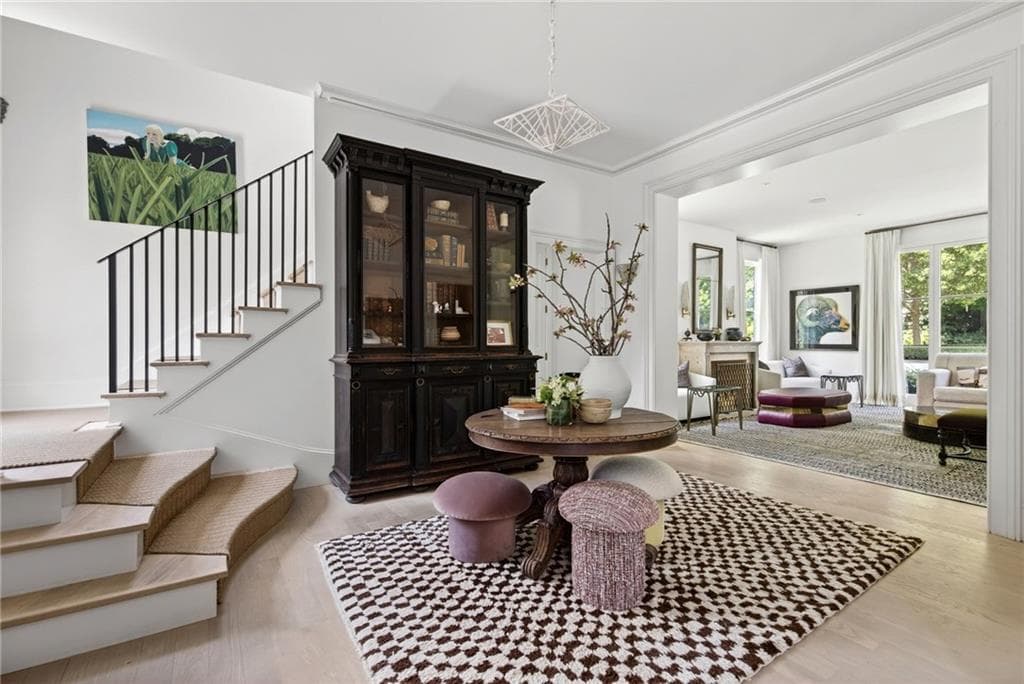 5 bedroom, 8 bathroom, 7,404 sq ft single family residence under contract at 4400 Carmain Drive, Atlanta, GA 30342 — photo 4