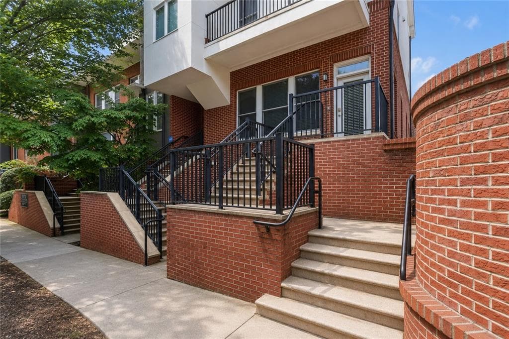 745 Fountainhead Lane 111