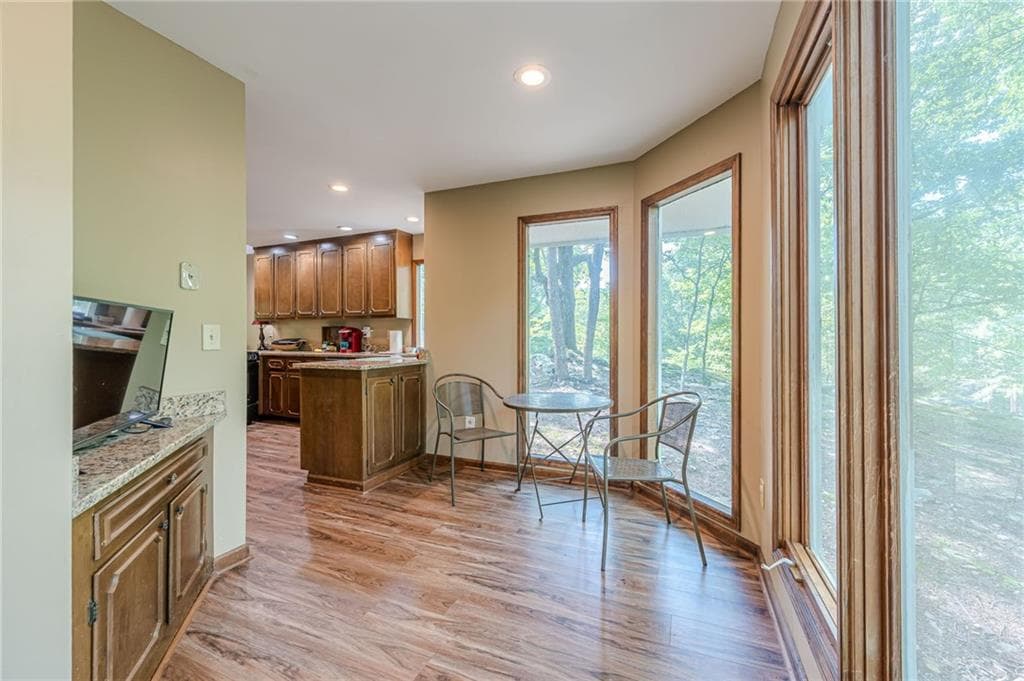 3 bedroom, 3 bathroom, 2,399 sq ft single family residence for sale at 834 Lake Arrowhead Drive, Waleska, GA 30183 — photo 8