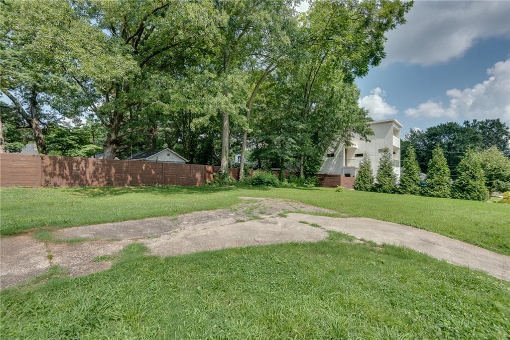 3 bedroom, 2 bathroom single family residence for rent at 1424 Hosea L Williams Drive, Atlanta, GA 30317 for $2,600 a month — photo 5