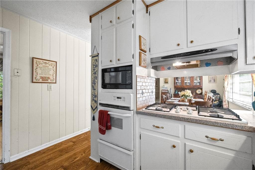 3 bedroom, 2 bathroom, 1,484 sq ft single family residence under contract at 589 Creek View Drive, Lawrenceville, GA 30044 — photo 7