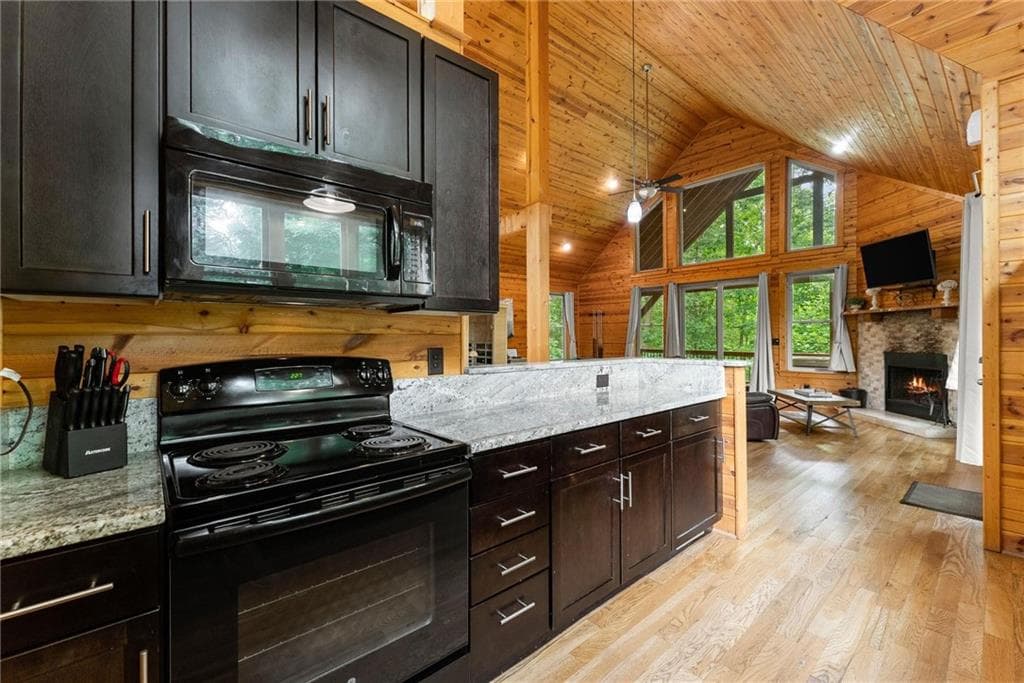 1 bedroom, 1 bathroom, 1,088 sq ft single family residence for sale at 265 Maple Ridge Drive, Cleveland, GA 30528 — photo 6