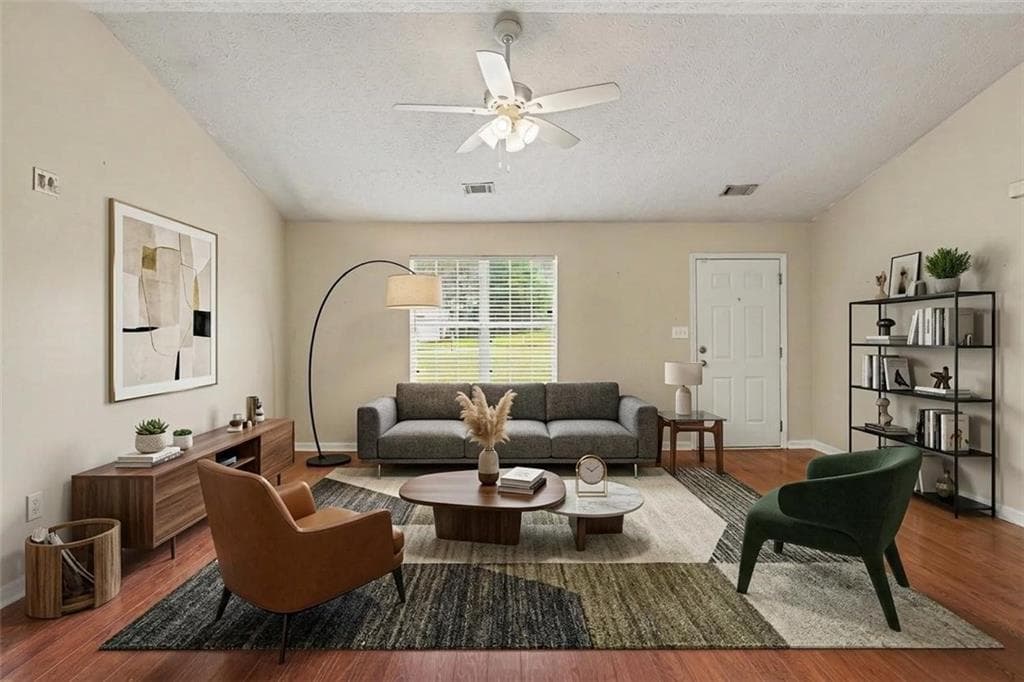 3 bedroom, 2 bathroom, 1,313 sq ft single family residence for sale at 317 Creek Side Court, Mcdonough, GA 30252 — photo 5