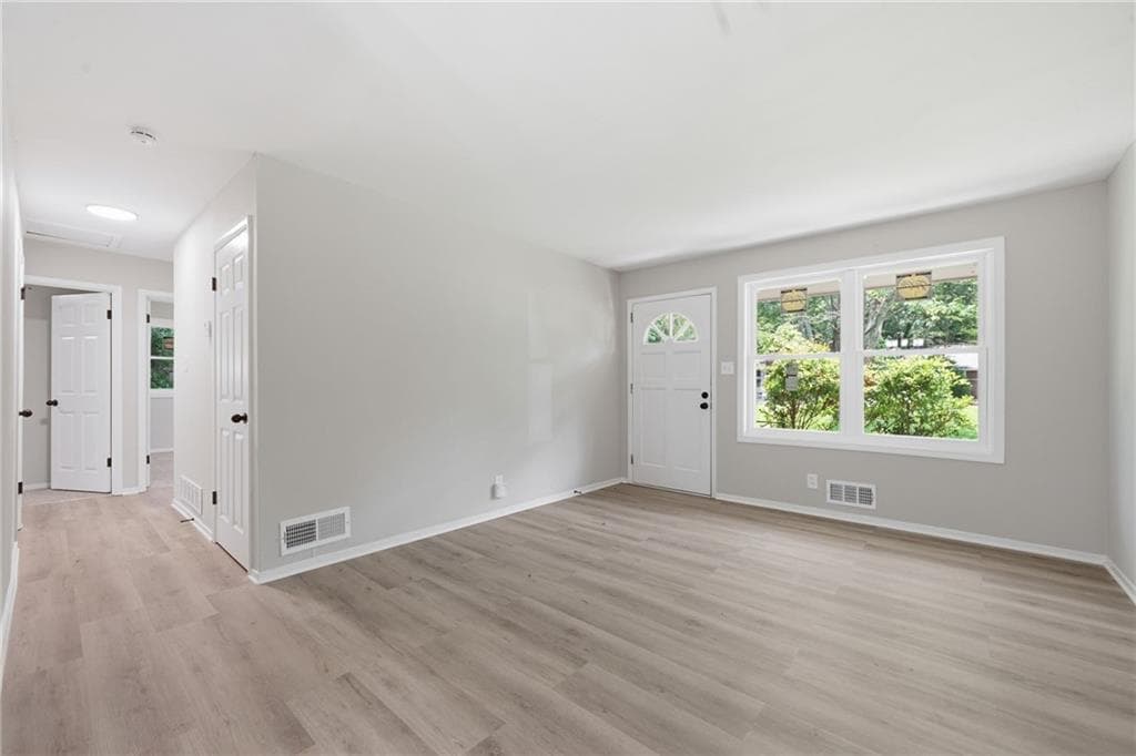 3 bedroom, 1 bathroom, 910 sq ft single family residence for sale at 4913 Bartlett Road, Forest Park, GA 30297 — photo 5