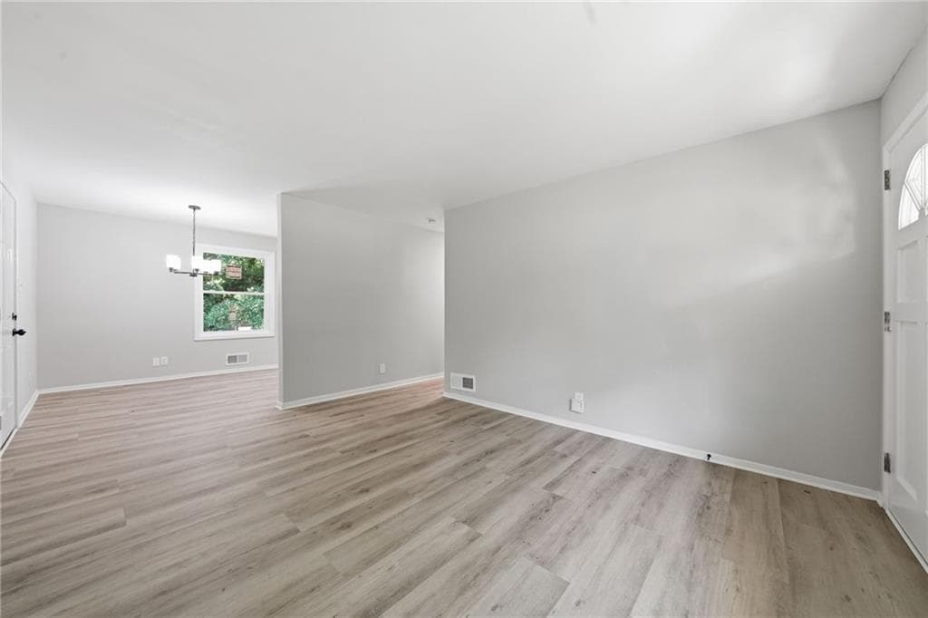 3 bedroom, 1 bathroom, 910 sq ft single family residence for sale at 4913 Bartlett Road, Forest Park, GA 30297 — photo 6
