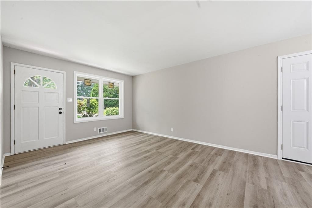 3 bedroom, 1 bathroom, 910 sq ft single family residence for sale at 4913 Bartlett Road, Forest Park, GA 30297 — photo 7