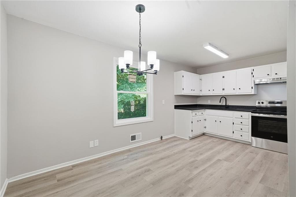 3 bedroom, 1 bathroom, 910 sq ft single family residence for sale at 4913 Bartlett Road, Forest Park, GA 30297 — photo 8