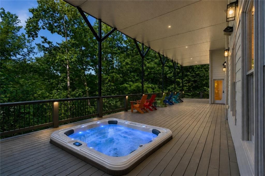5 bedroom, 7 bathroom, 6,946 sq ft single family residence under contract at 5720 Chestatee Landing Drive, Gainesville, GA 30506 — photo 9