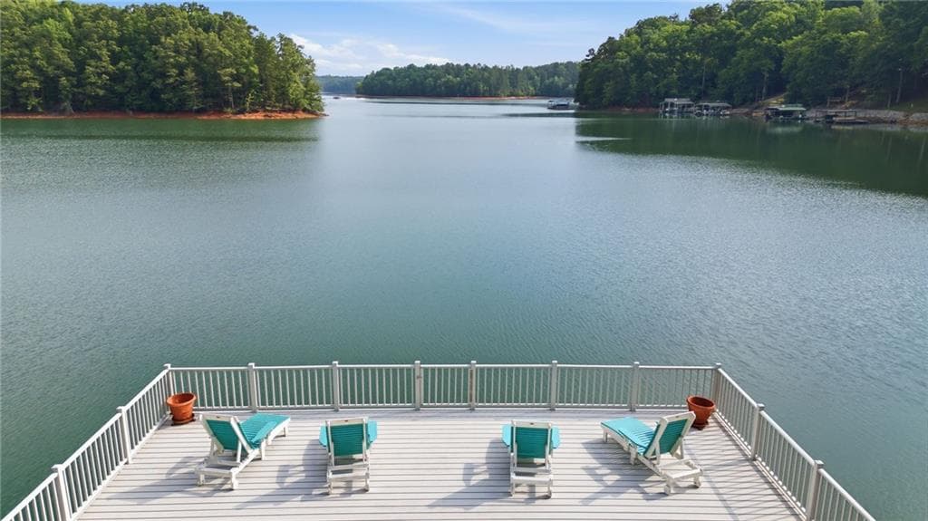 5 bedroom, 7 bathroom, 6,946 sq ft single family residence under contract at 5720 Chestatee Landing Drive, Gainesville, GA 30506 — photo 3