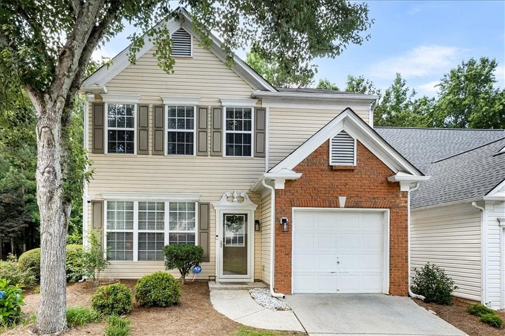 2 bedroom, 3 bathroom, 1,409 sq ft single family residence for sale at 41 Devonshire Court, Alpharetta, GA 30022 — photo 2