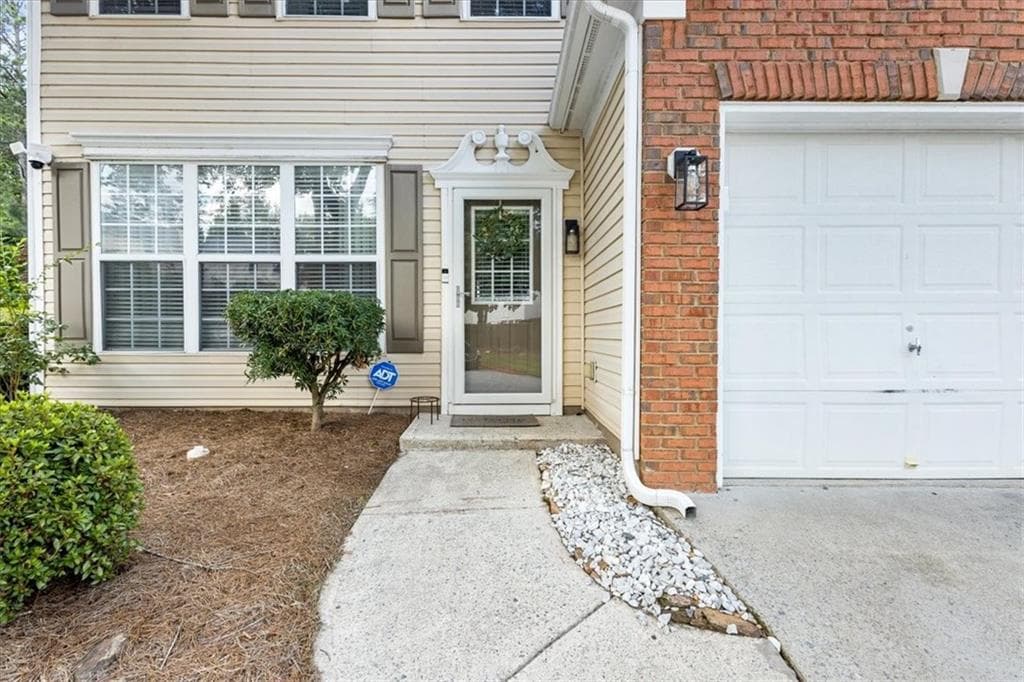 2 bedroom, 3 bathroom, 1,409 sq ft single family residence for sale at 41 Devonshire Court, Alpharetta, GA 30022 — photo 4