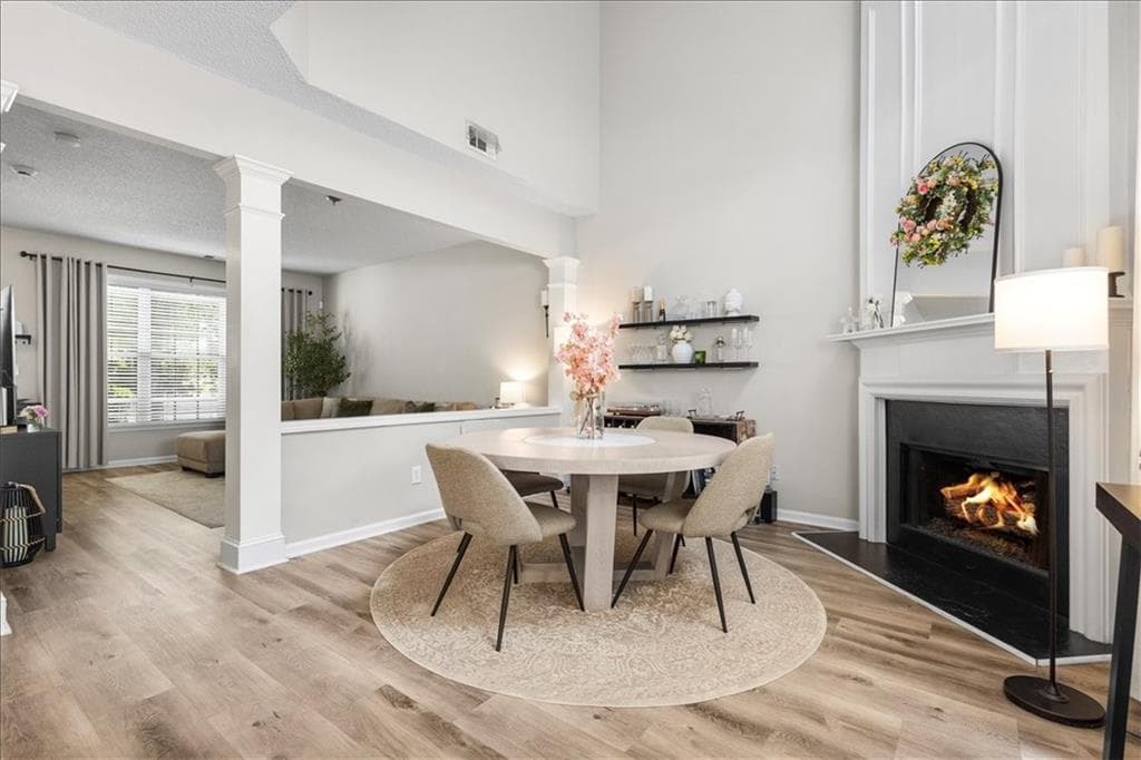 2 bedroom, 3 bathroom, 1,409 sq ft single family residence for sale at 41 Devonshire Court, Alpharetta, GA 30022 — photo 8