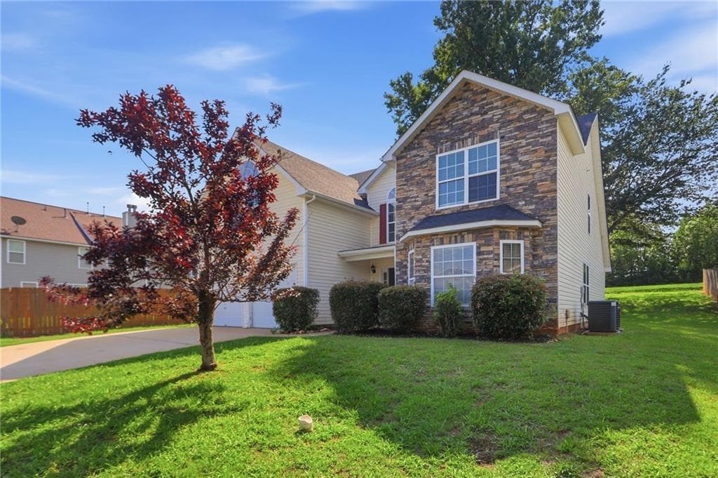 5 bedroom, 4 bathroom, 3,540 sq ft single family residence under contract at 2003 Reflective Waters Road, Villa Rica, GA 30180 — photo 2