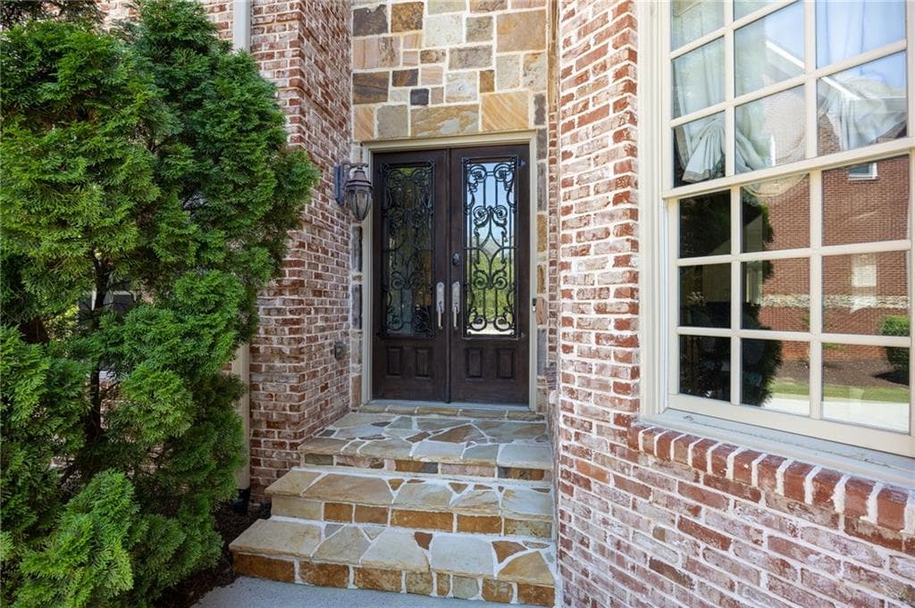 6 bedroom, 6 bathroom, 5,511 sq ft single family residence under contract at 3066 Haynes Trail, Alpharetta, GA 30022 — photo 5