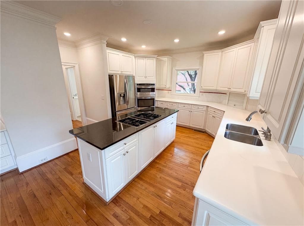 6 bedroom, 6 bathroom, 4,609 sq ft single family residence under contract at 1984 Charrwood Court, Marietta, GA 30062 — photo 7