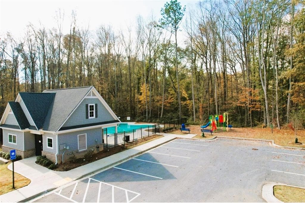 5 bedroom, 4 bathroom, 2,562 sq ft single family residence under contract at 2071 Orchid Lane, Lithia Springs, GA 30122 — photo 2