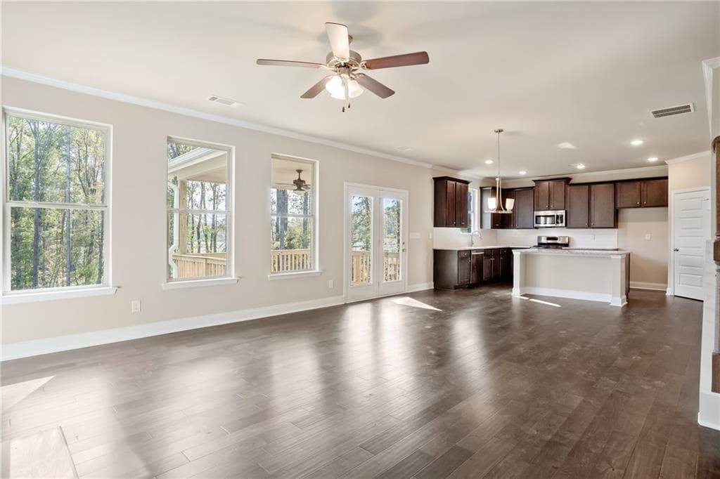 5 bedroom, 4 bathroom, 2,562 sq ft single family residence under contract at 2071 Orchid Lane, Lithia Springs, GA 30122 — photo 10