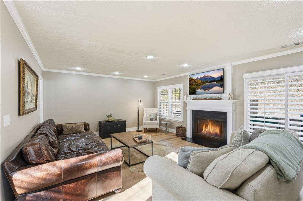 4 bedroom, 3 bathroom, 1,974 sq ft single family residence for sale at 1230 Skipping Rock Lane, Grayson, GA 30017 — photo 4