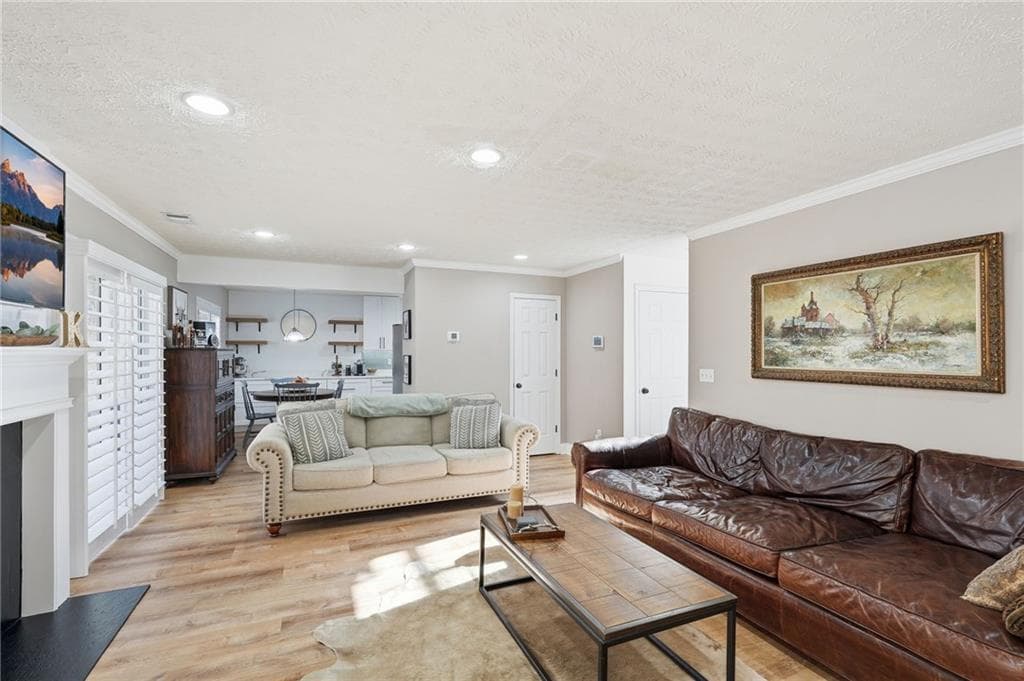 4 bedroom, 3 bathroom, 1,974 sq ft single family residence for sale at 1230 Skipping Rock Lane, Grayson, GA 30017 — photo 6