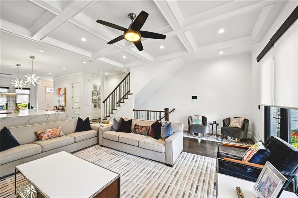 5 bedroom, 4 bathroom, 3,046 sq ft townhouse for sale at 1108 Briar Cove Circle, Atlanta, GA 30329 — photo 2