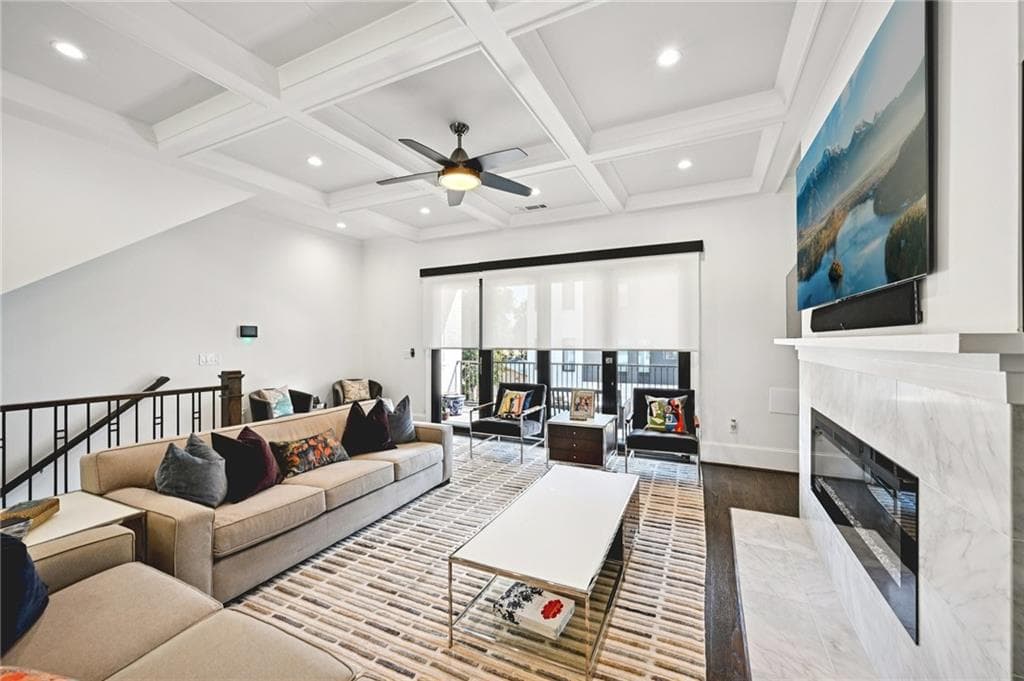 5 bedroom, 4 bathroom, 3,046 sq ft townhouse for sale at 1108 Briar Cove Circle, Atlanta, GA 30329 — photo 3