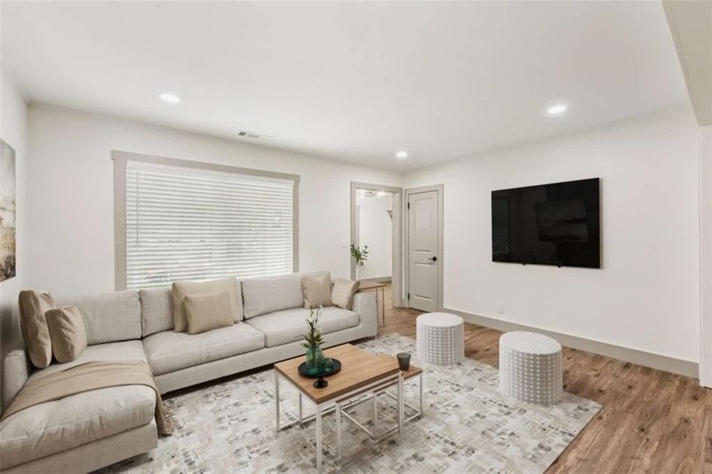 3 bedroom, 2 bathroom, 1,500 sq ft single family residence for sale at 2242 Jernigan Drive, Atlanta, GA 30315 — photo 6