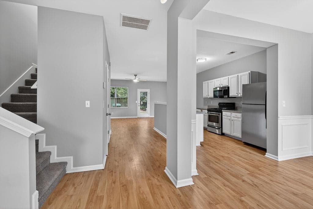3 bedroom, 3 bathroom, 1,706 sq ft condominium for sale at 1505 Ashbrooke Trace, Stone Mountain, GA 30083 — photo 4
