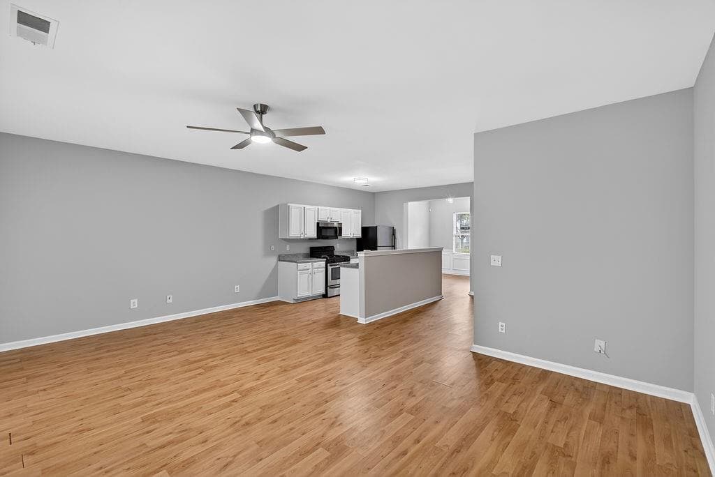 3 bedroom, 3 bathroom, 1,706 sq ft condominium for sale at 1505 Ashbrooke Trace, Stone Mountain, GA 30083 — photo 9