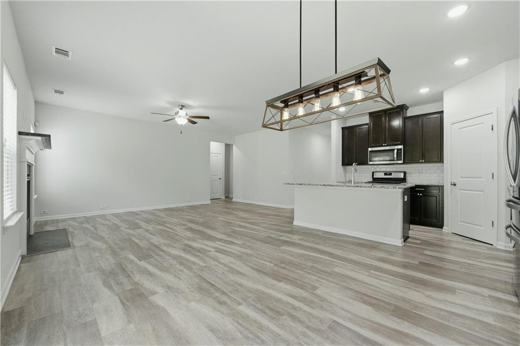 5 bedroom, 3 bathroom, 2,893 sq ft single family residence for rent at 1900 Azure Grove Court, Marietta, GA 30008 for $3,400 a month — photo 7