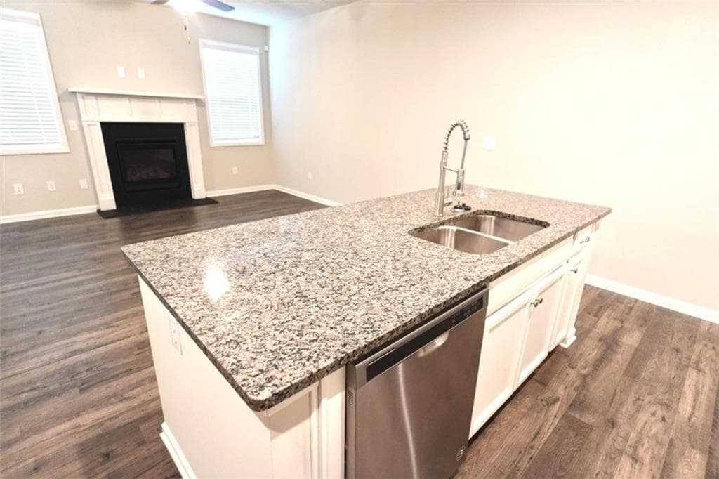 3 bedroom, 3 bathroom, 1,810 sq ft townhouse for sale at 2537 Centennial Place, South Fulton, GA 30349 — photo 9
