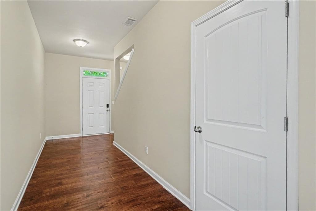 5 bedroom, 3 bathroom, 2,446 sq ft single family residence under contract at 1965 Osprey Drive, Hampton, GA 30228 — photo 3