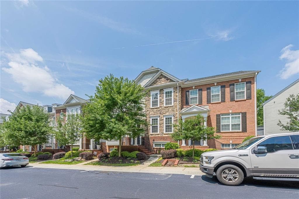 4 bedroom, 4 bathroom, 2,265 sq ft townhouse for sale at 2296 Limehurst Drive, Brookhaven, GA 30319 — photo 2