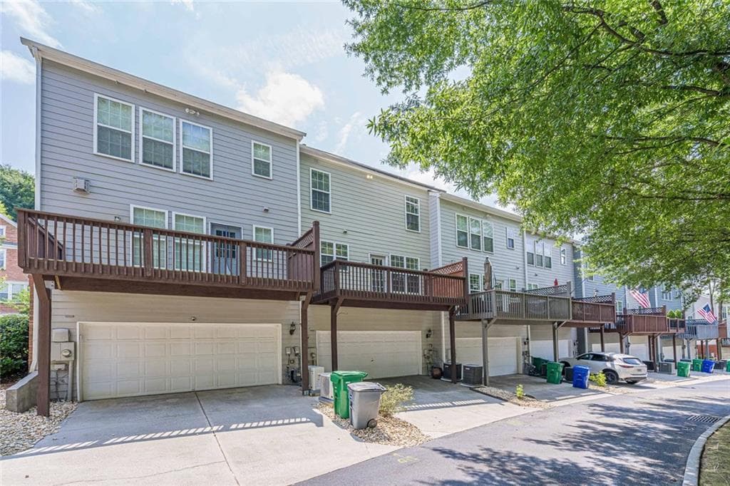 4 bedroom, 4 bathroom, 2,265 sq ft townhouse for sale at 2296 Limehurst Drive, Brookhaven, GA 30319 — photo 6