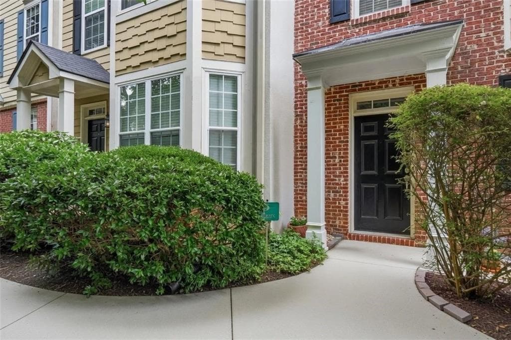 3 bedroom, 4 bathroom, 2,237 sq ft townhouse under contract at 1335 Church Street C2, Decatur, GA 30030 — photo 2