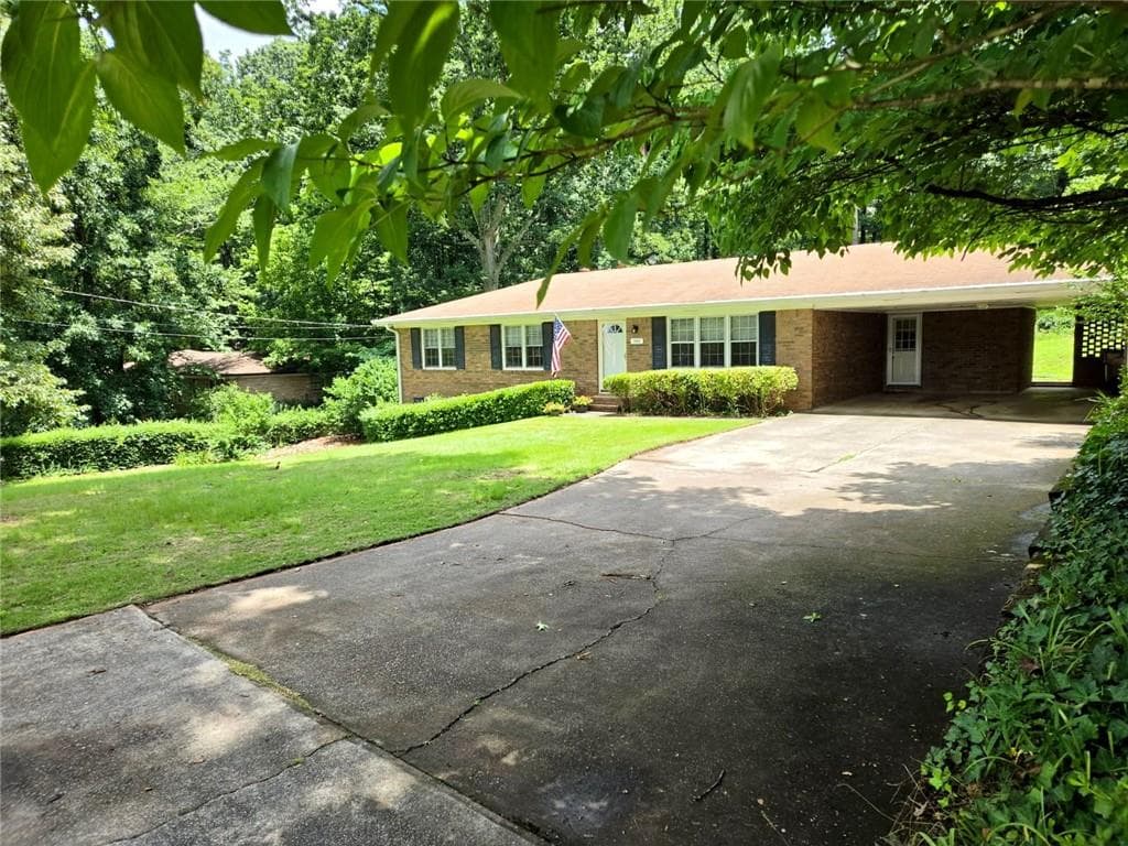 3 bedroom, 2 bathroom, 1,449 sq ft single family residence sold at 1892 Starlight Drive, Marietta, GA 30062