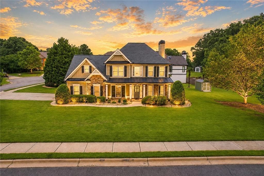 5 bedroom, 3 bathroom, 2,694 sq ft single family residence for sale at 2285 Heritage Green Court, Marietta, GA 30064 — photo 3