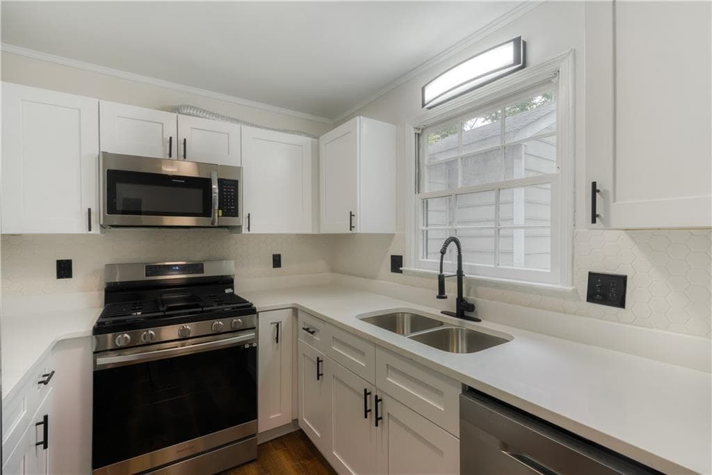 3 bedroom, 3 bathroom, 1,582 sq ft townhouse for rent at 61 Powers Ferry Manor, Marietta, GA 30067 for $2,450 a month — photo 8