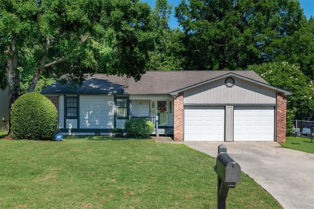 3 bedroom, 2 bathroom, 1,365 sq ft single family residence for sale at 6932 Buckeye Way, Columbus, GA 31904 — photo 2