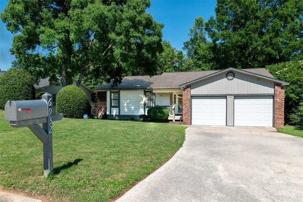3 bedroom, 2 bathroom, 1,365 sq ft single family residence for sale at 6932 Buckeye Way, Columbus, GA 31904 — photo 4