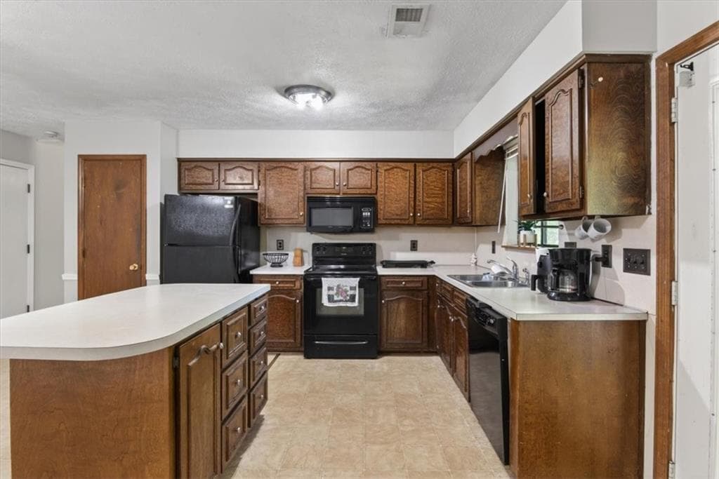 3 bedroom, 2 bathroom, 1,365 sq ft single family residence for sale at 6932 Buckeye Way, Columbus, GA 31904 — photo 9