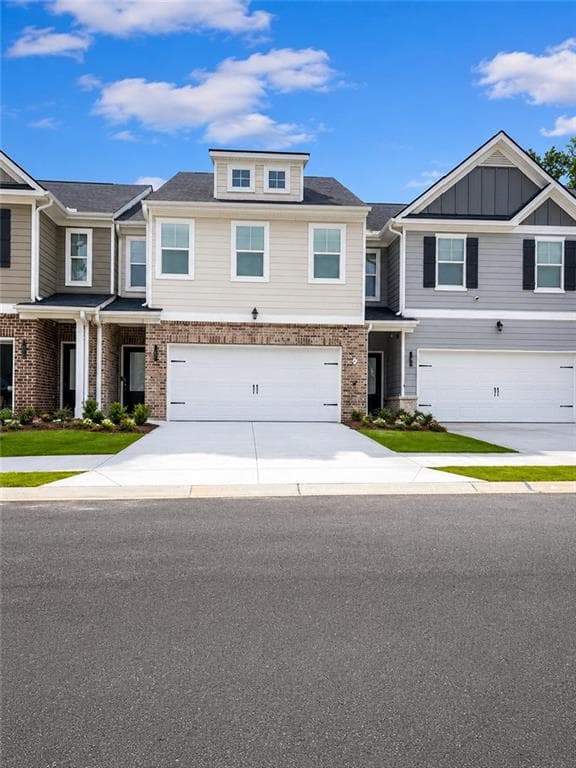 3 bedroom, 3 bathroom, 1,805 sq ft townhouse under contract at 6420 Towhee Way, Morrow, GA 30260
