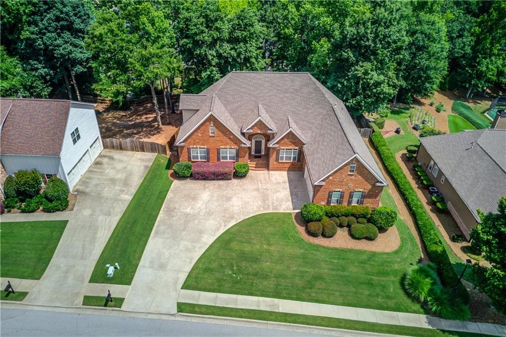 4 bedroom, 4 bathroom, 3,283 sq ft single family residence under contract at 2453 Democracy Drive, Buford, GA 30519 — photo 2