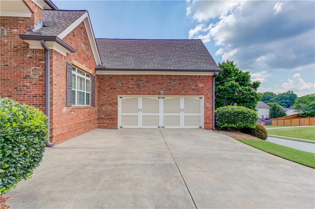 4 bedroom, 4 bathroom, 3,283 sq ft single family residence under contract at 2453 Democracy Drive, Buford, GA 30519 — photo 3