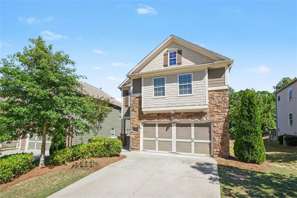 4 bedroom, 3 bathroom, 1,927 sq ft single family residence for sale at 6536 Crosscreek Lane, Flowery Branch, GA 30542 — photo 3