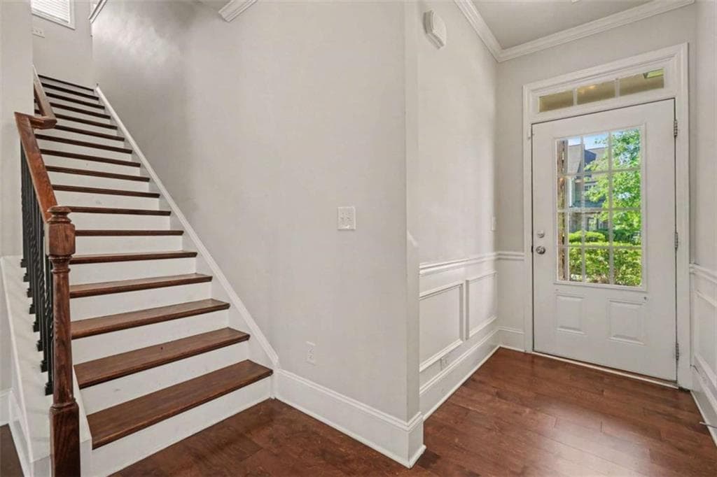 4 bedroom, 3 bathroom, 1,927 sq ft single family residence for sale at 6536 Crosscreek Lane, Flowery Branch, GA 30542 — photo 4