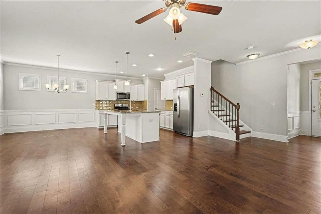 4 bedroom, 3 bathroom, 1,927 sq ft single family residence for sale at 6536 Crosscreek Lane, Flowery Branch, GA 30542 — photo 6